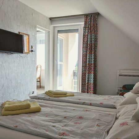Angela Vendeghaz Hotel ซาลาคาโรส ภายนอก รูปภาพ